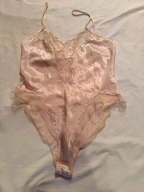 Natori Vintage Soft Blush Satin Lace Chemise Bodysuit